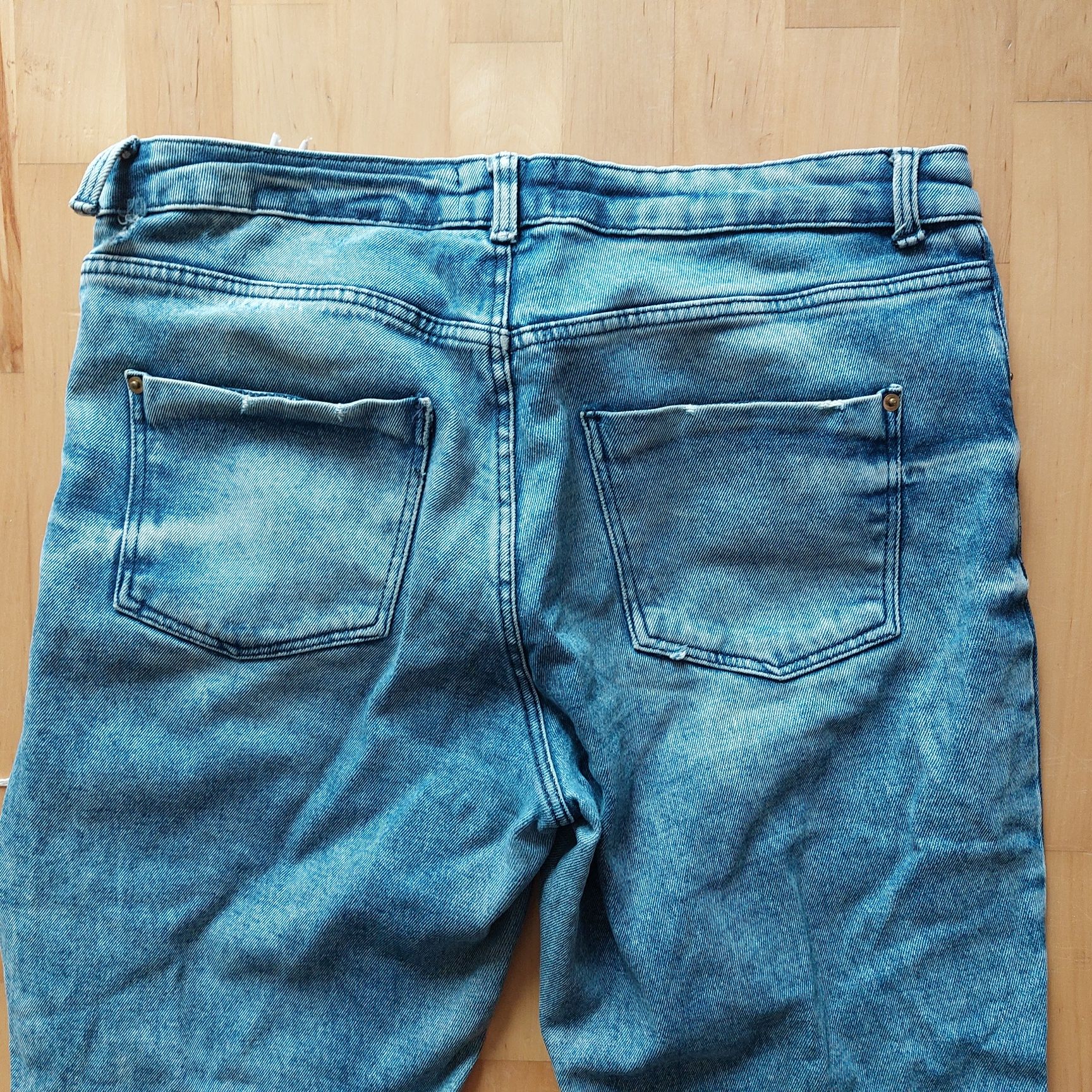 Spodnie 36 Mohito jeansowe z dziurami
