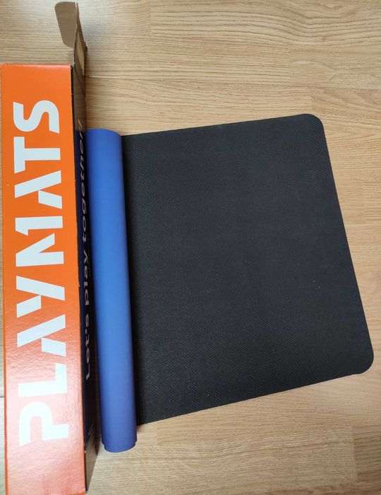 Gumowa mata do gier PLAYMATS: 24"x14" / 61x35,5 cm - Niebieska