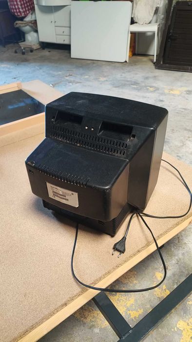 Televisão de caixa preta