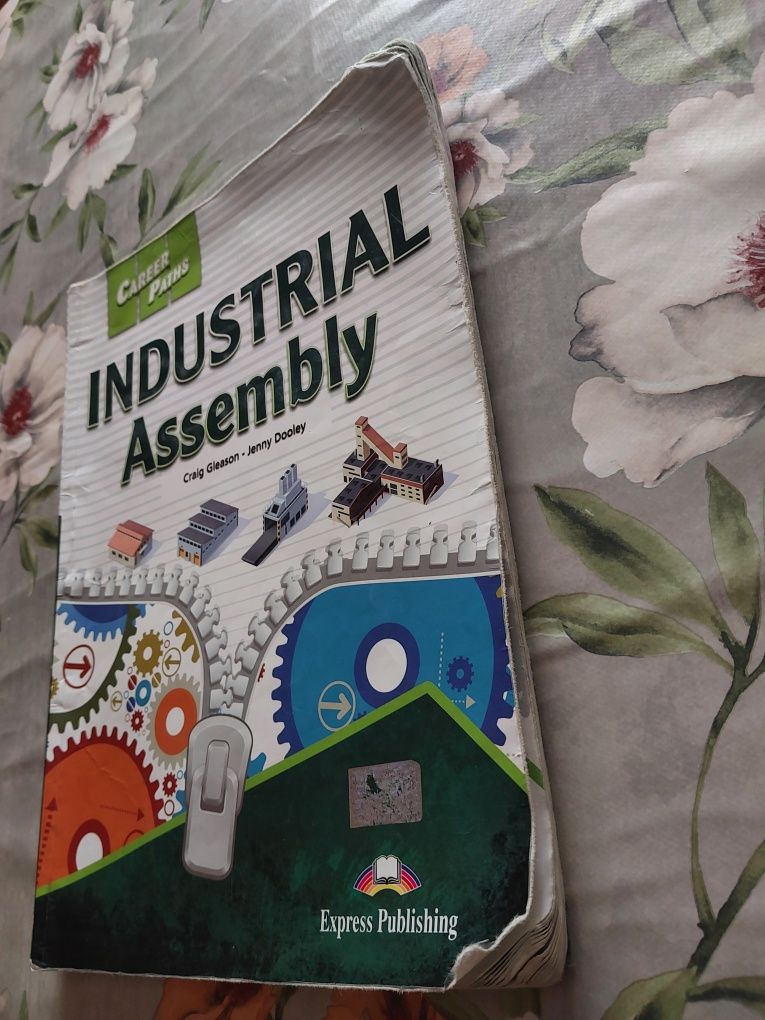 Podręcznik " Industrial Assembly " Career Paths Express Publishing