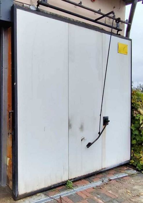 Drzwi przesuwne do przechowalni / garażu