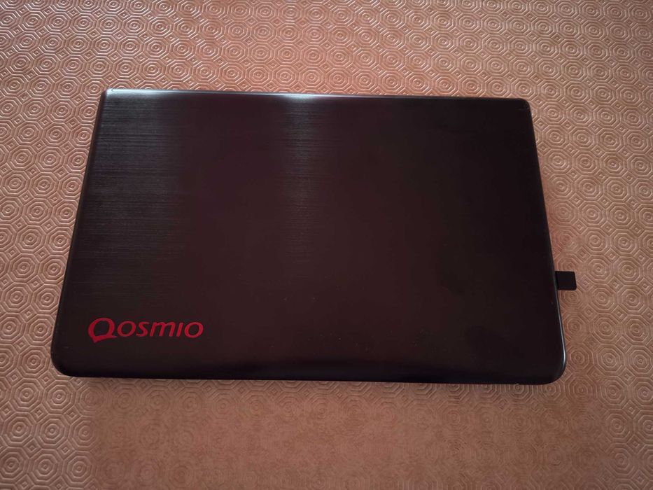 Toshiba Qosmio X70 – i7 / 16GB RAM / Radeon R9 – Muito Bom Estado
