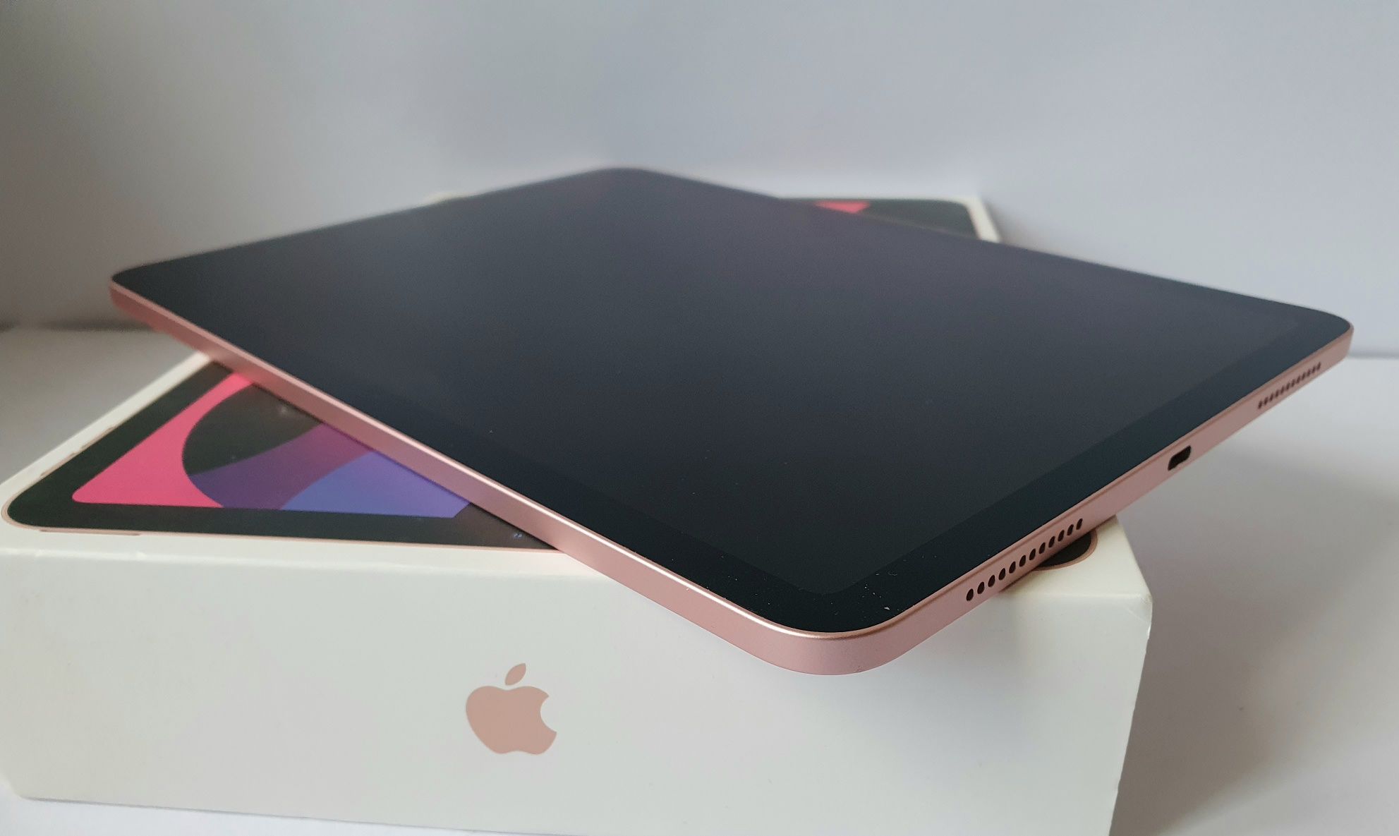 iPad Air 4 64GB wifi A2316 Rose Gold SN робочій цілий подарунок!