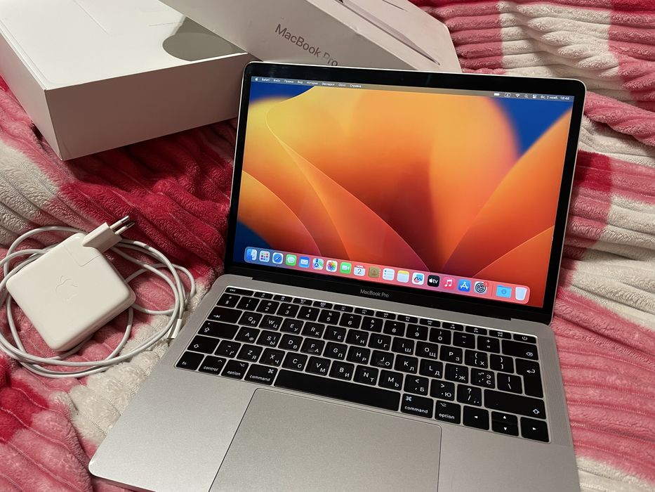 Macbook Pro 13 (2017) 8/128 зарядка в комплекті і коробка(макбук)