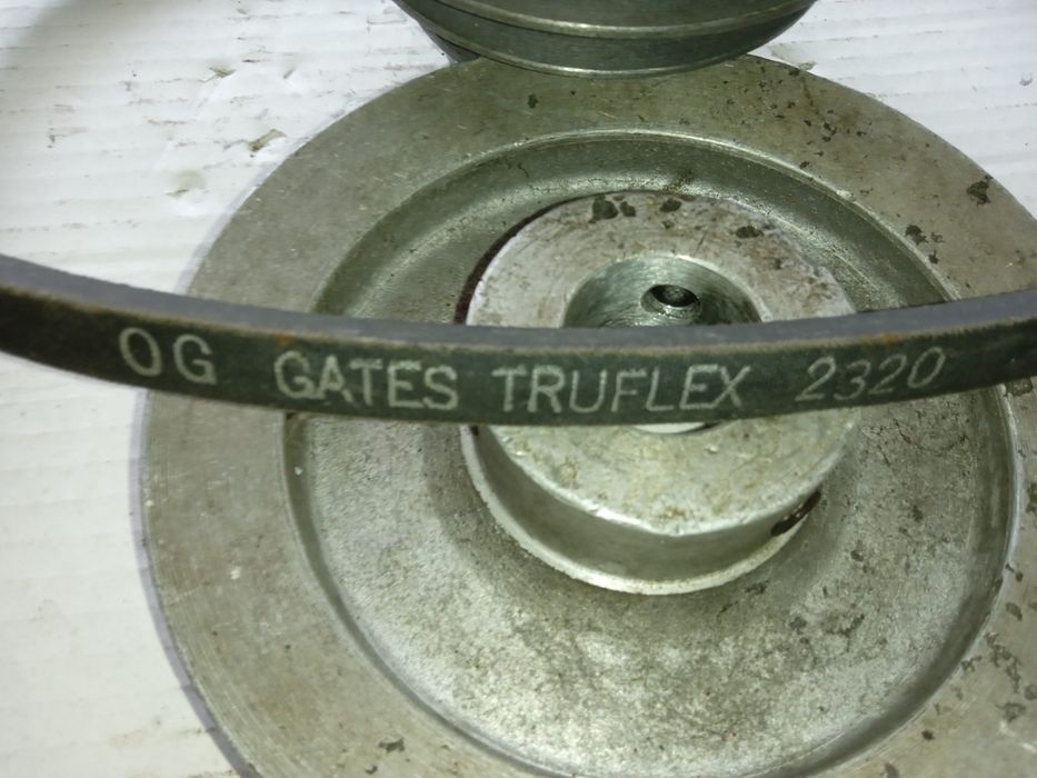 Polias de alumínio e cinta V