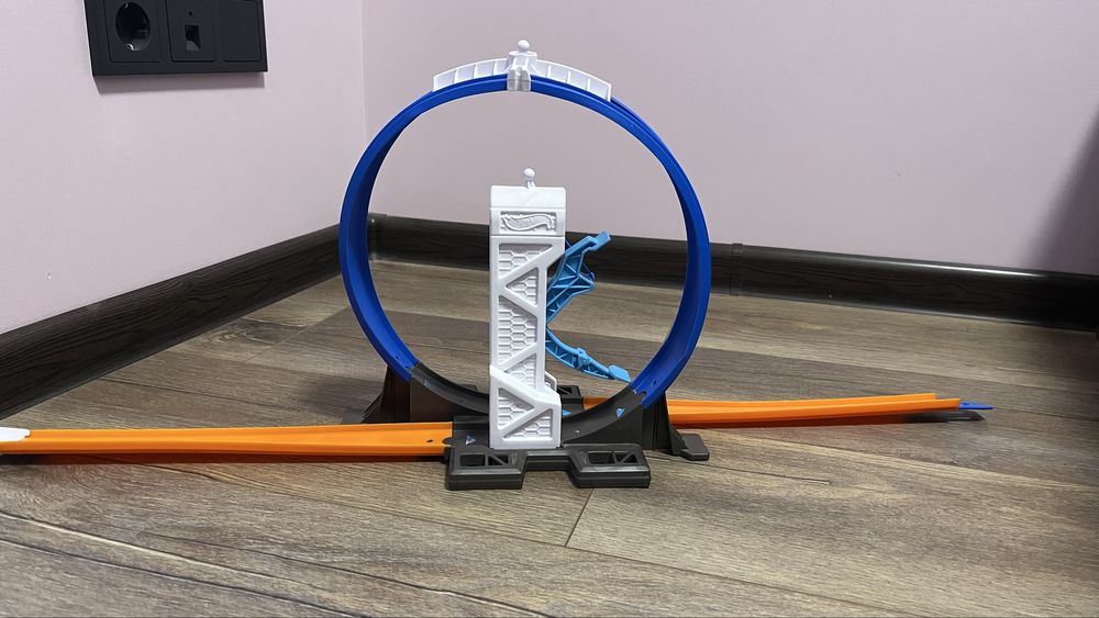 Продам траси hot Wheels
