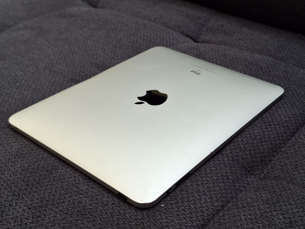 iPad 32GB ApplevModel A1219