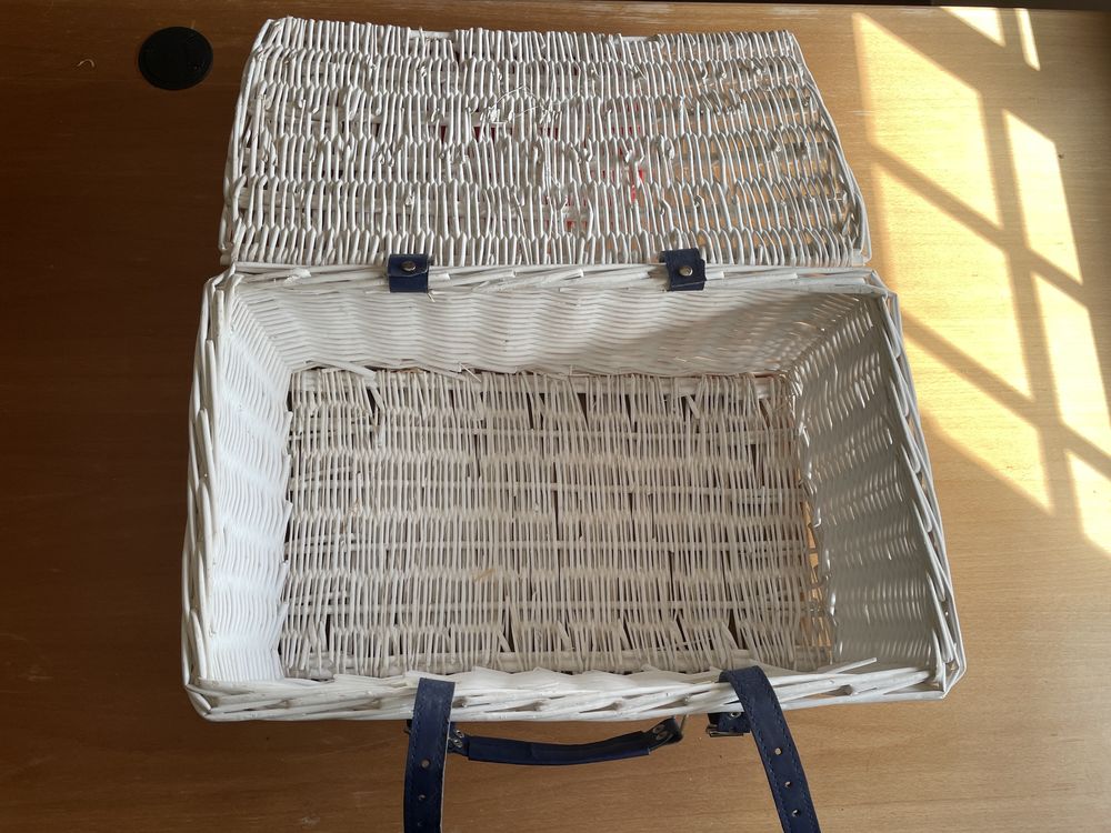 Cesta de pic-nic em vime cor branca
