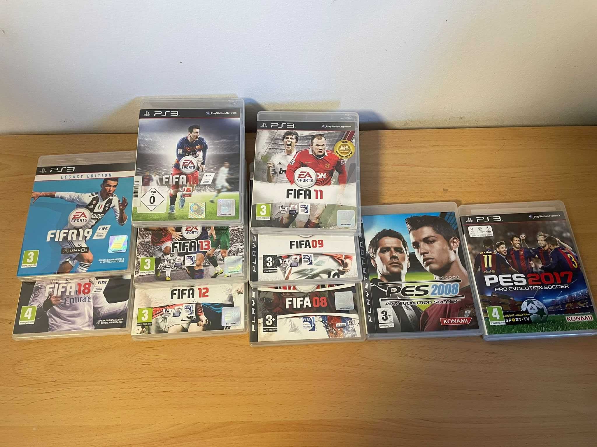 Ps3 e 2 comandos + Playstation Move e Comando + 20 Jogos (Usado)