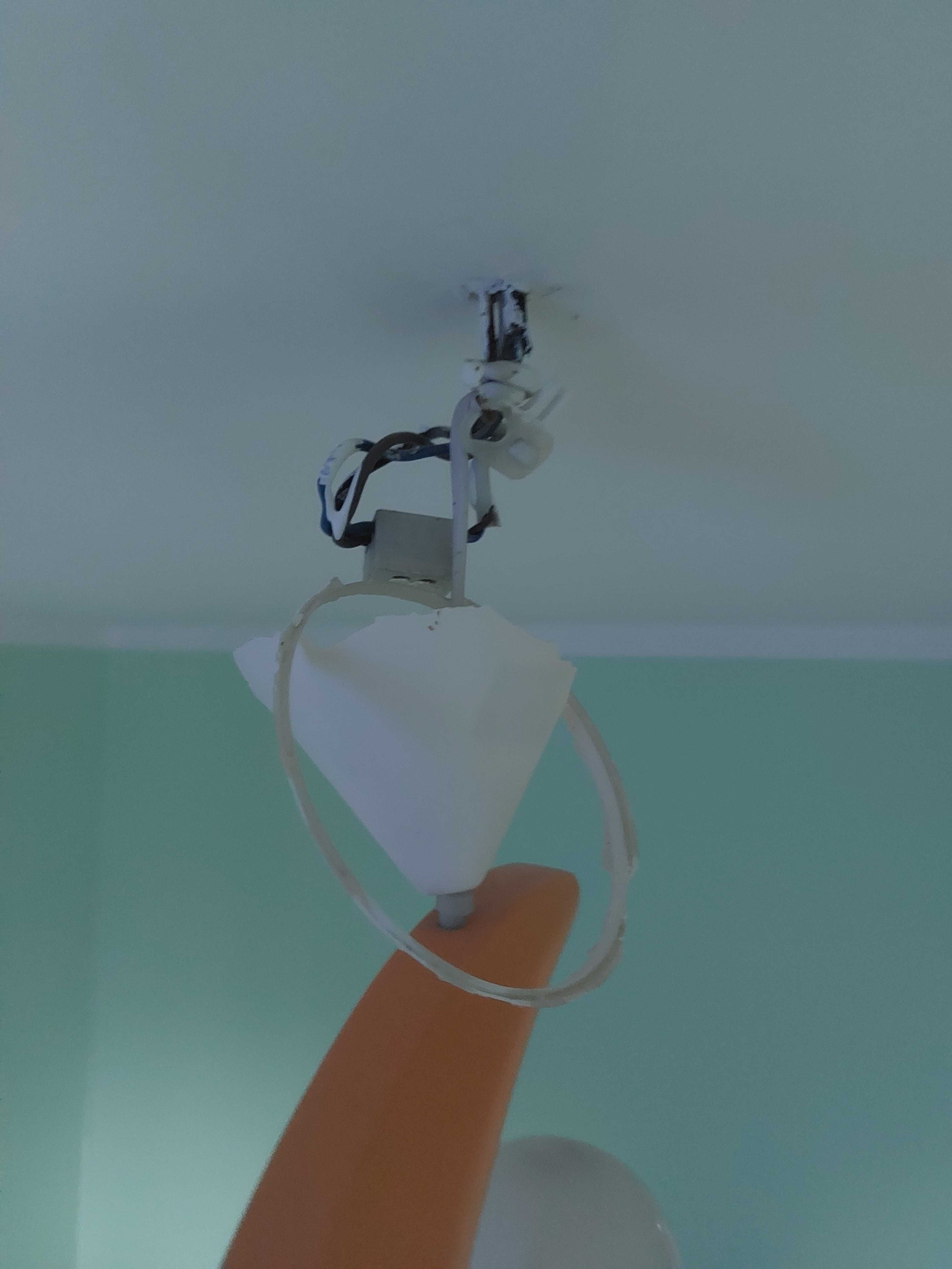 Lampa sufitowa do pokoju dziecięcego - ludzik na księżycu