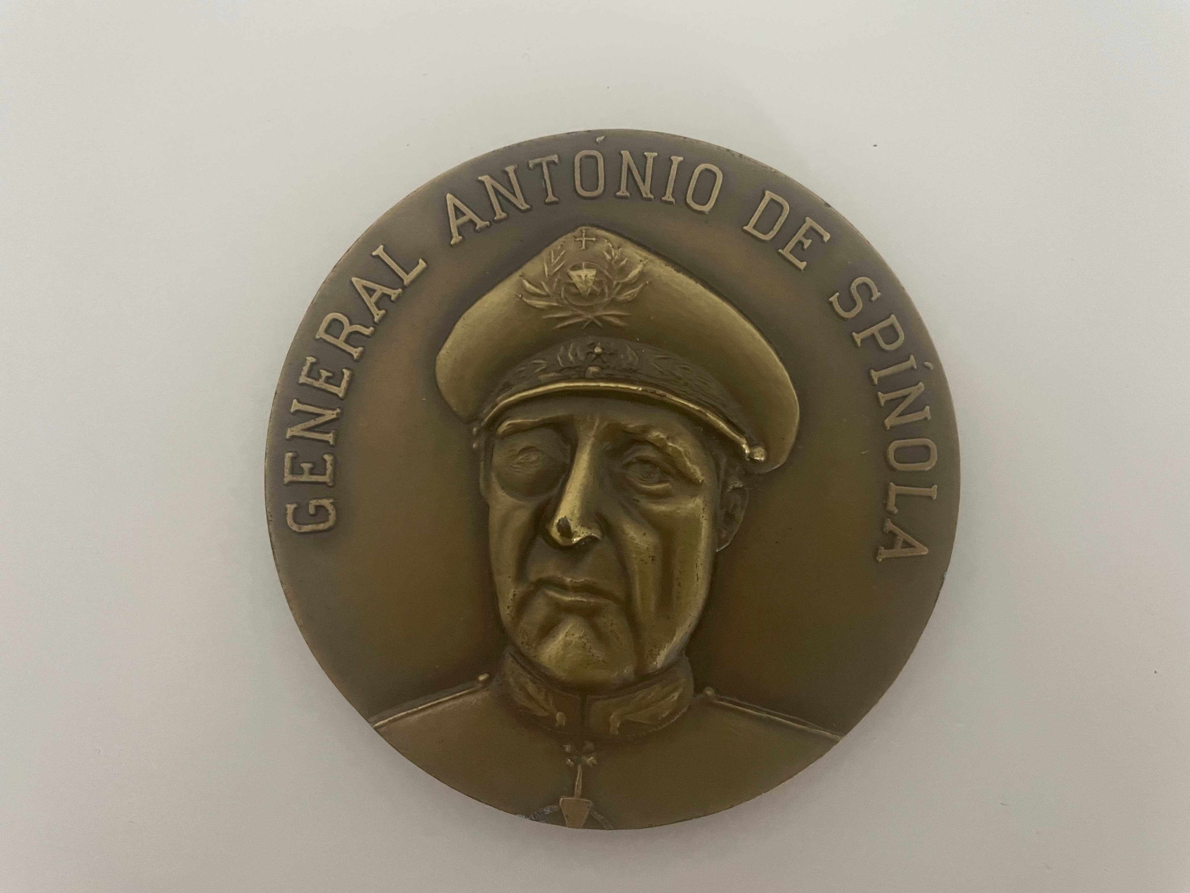 Medalha em Bronze General António de Spínola