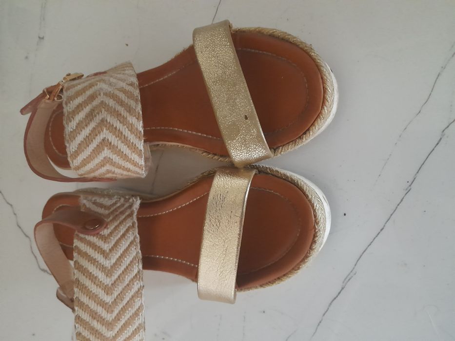 Sandaly  zlote r.36