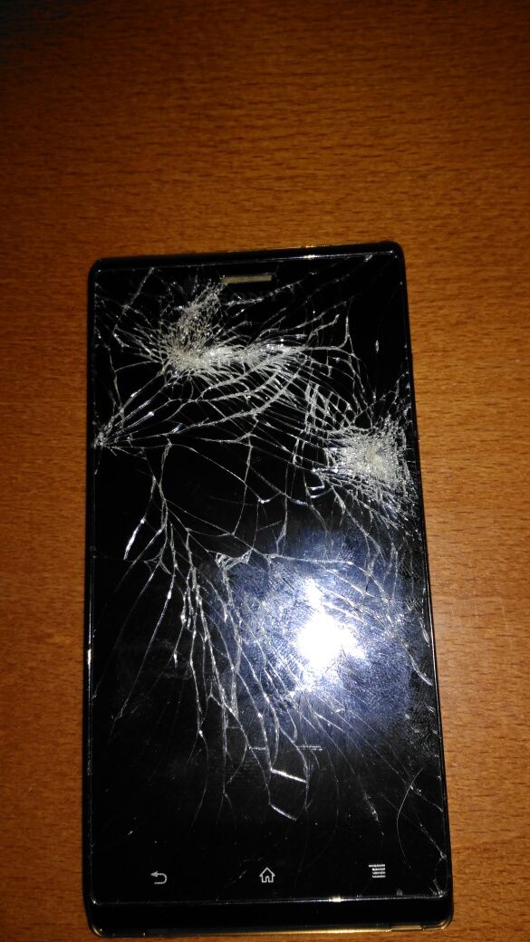 Vendo iphone 4 de 8 gb e um sony