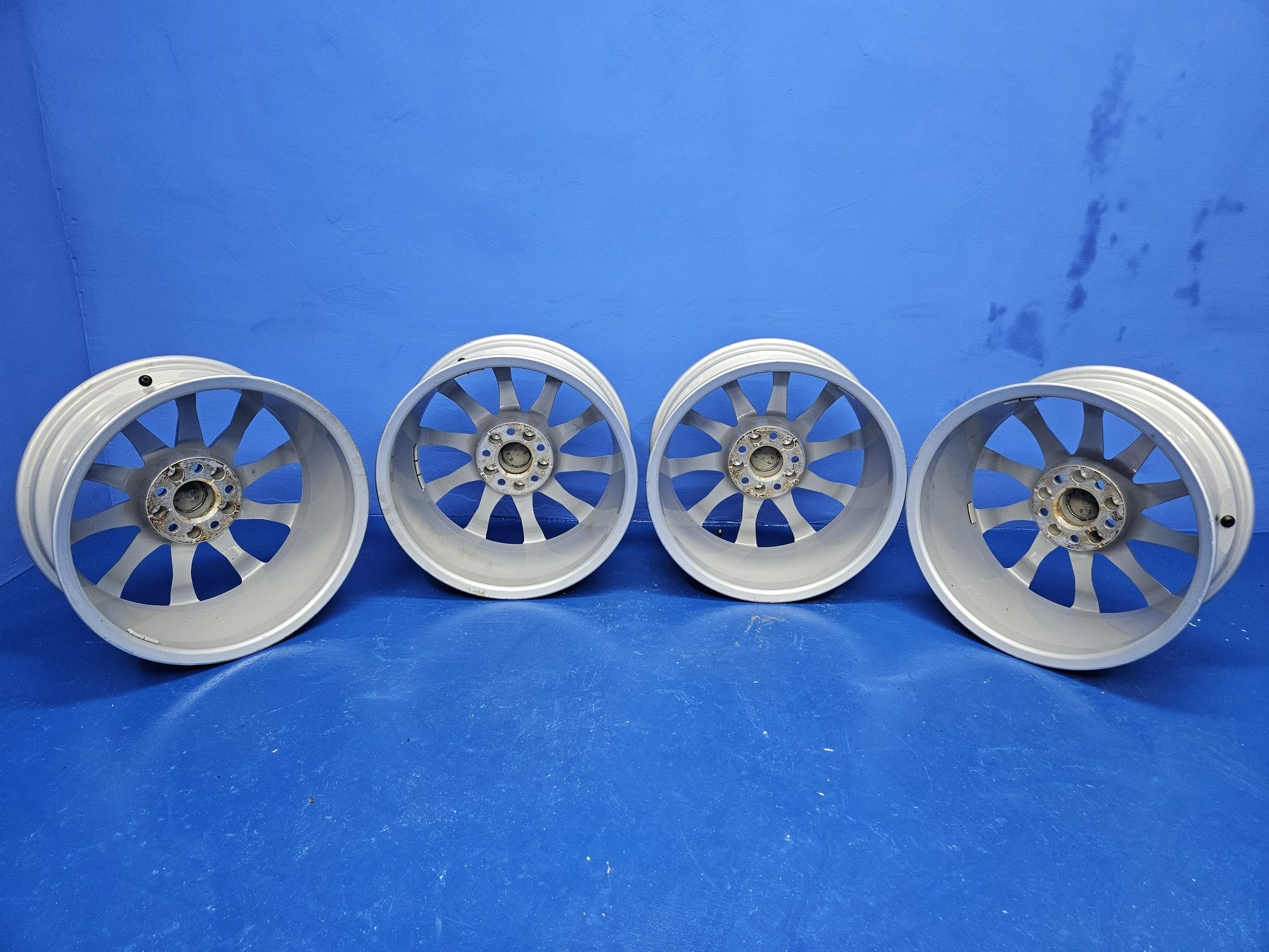FELGI aluminiowe 17" AUDI A4 B9 jak nowe 7.5" ET38 5x112 komplet oem
