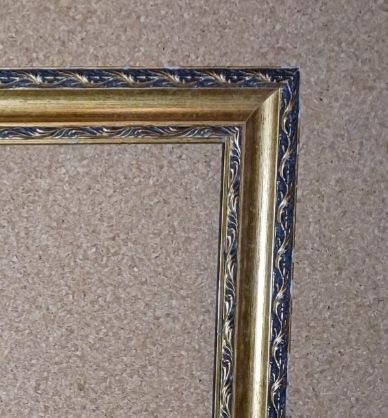 Moldura/ quadro dourado, trabalhado.(60cmx72cm)