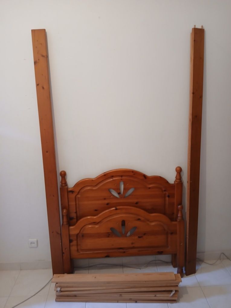 Cama de solteiro com estrado e colchão