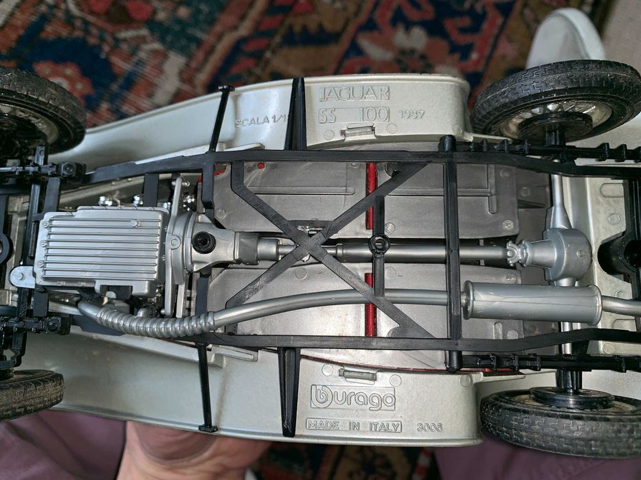 Miniatura Jaguar – Bburago