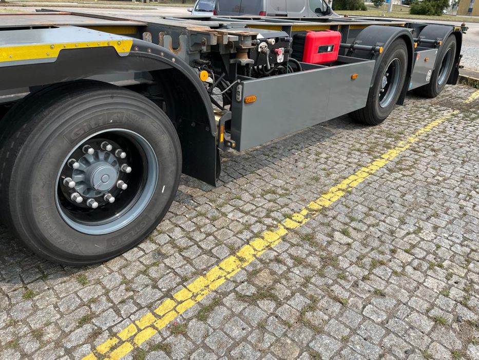 Semi Reboque Porta Contentores