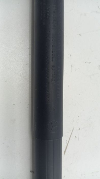 Амортизатор крышки багажника Mercedes GLS 166 2012-2019 A1669803664