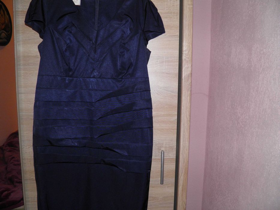Granatowa sukienka  z żakiecikiem rozmiar 42