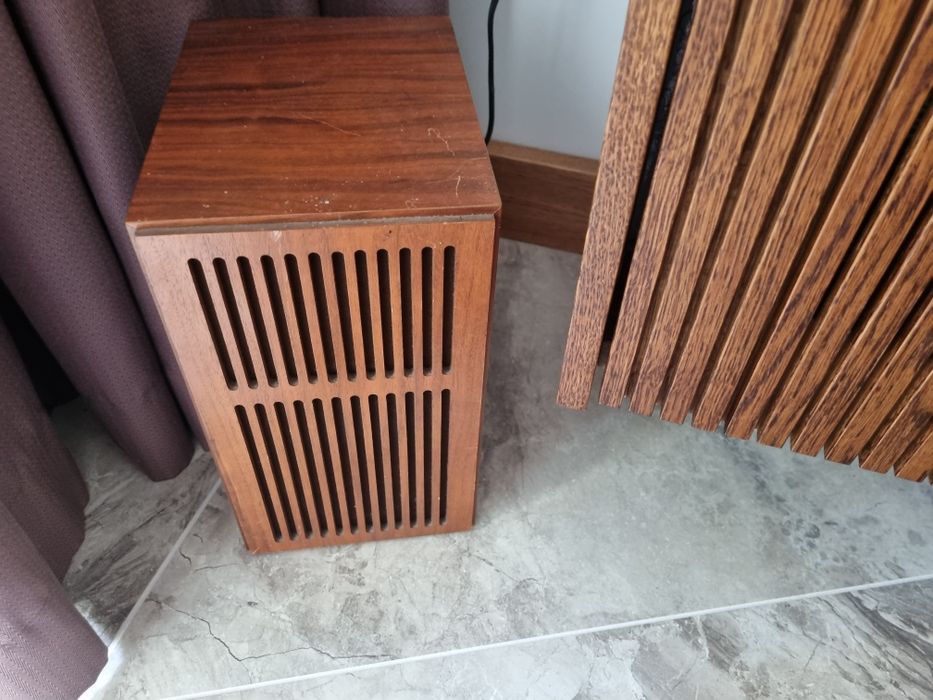 Gramofon z głośnikami hi-fi lata 70