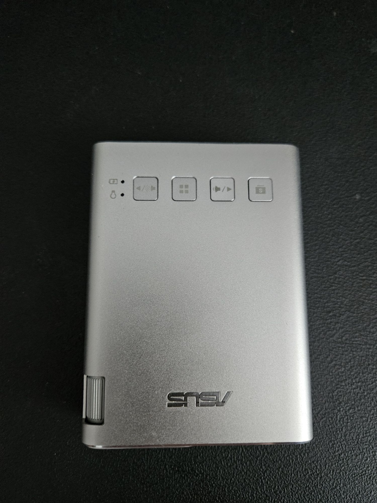 Projektor akumulatorowy Asus zenbeam E1