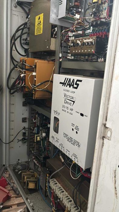 CENTRO DE MAQUINAÇÃO HAAS VF4