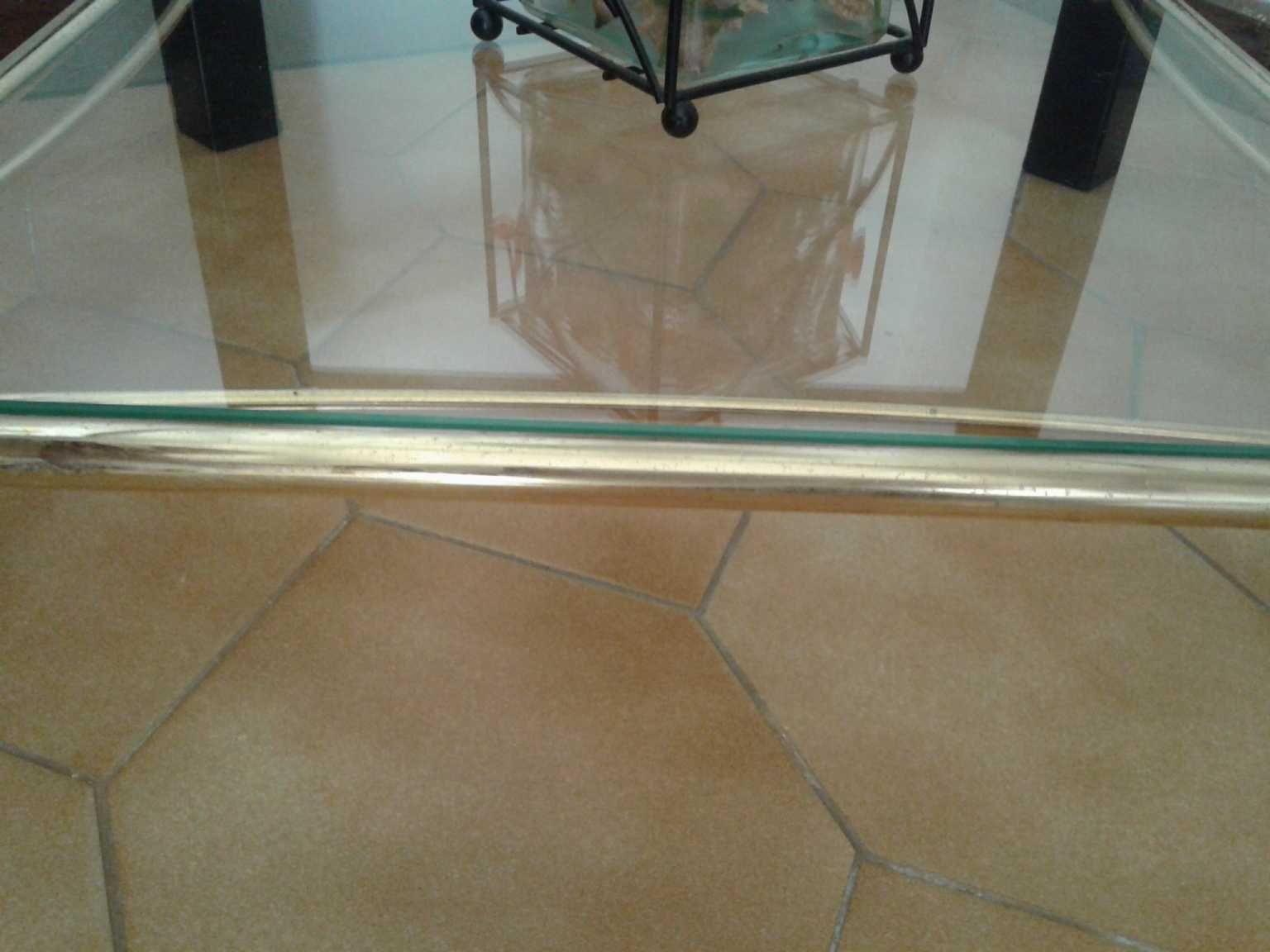 Mesa de vidro quadrada preta e dourada