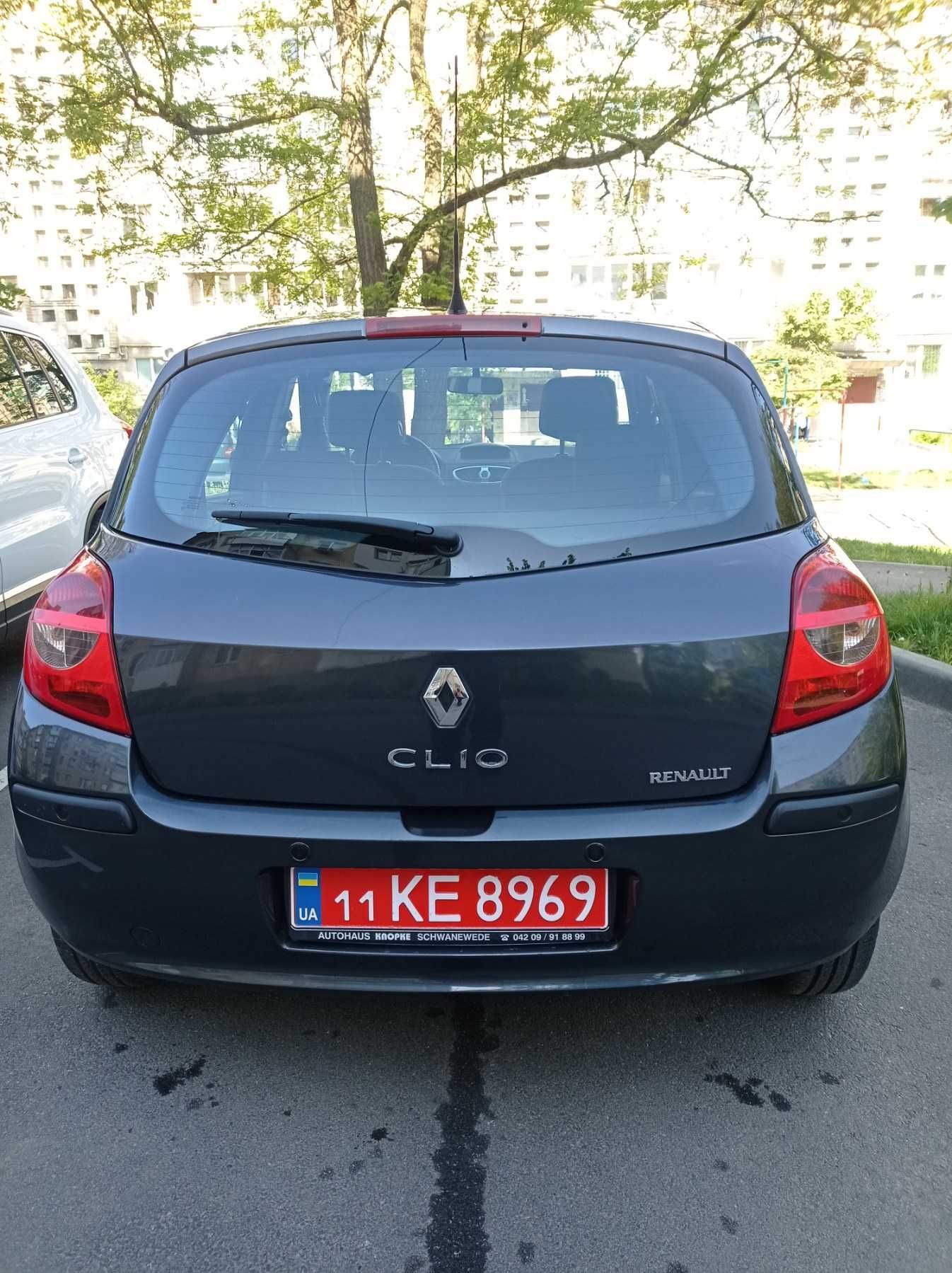 Renault Clio 2006 1.6 AT (110 к.с.)