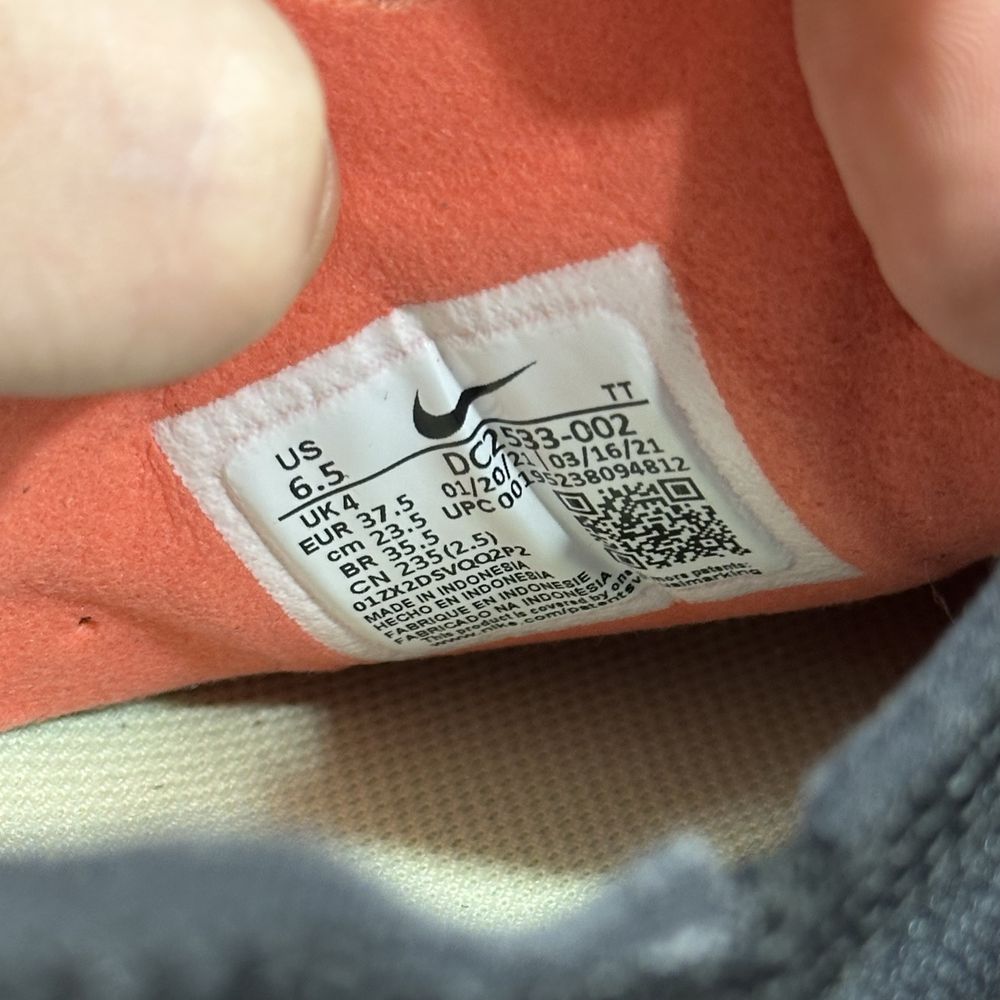 Жіночі кросівки Nike Waffle One Black DC2533-002