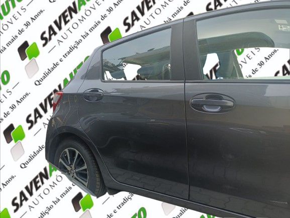 Porta trás direita TOYOTA Yaris (_P13_)