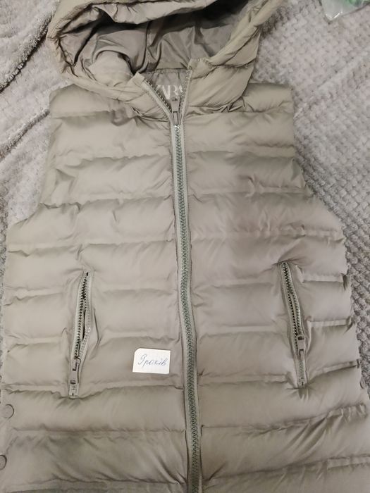 Жилетка Zara   .