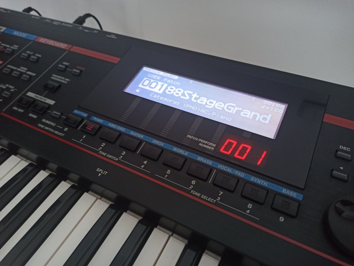Roland Juno Stage 76