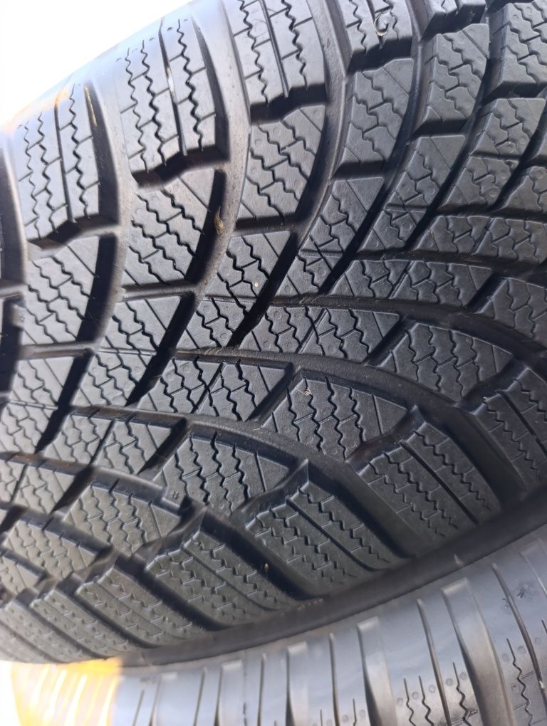 Opony zimowe Bridgestone 2024r komplet z Niemiec jak nowe