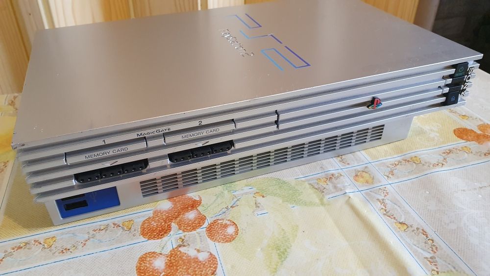 Konsola PS2 FAT Silver 500GB +Network Adapter