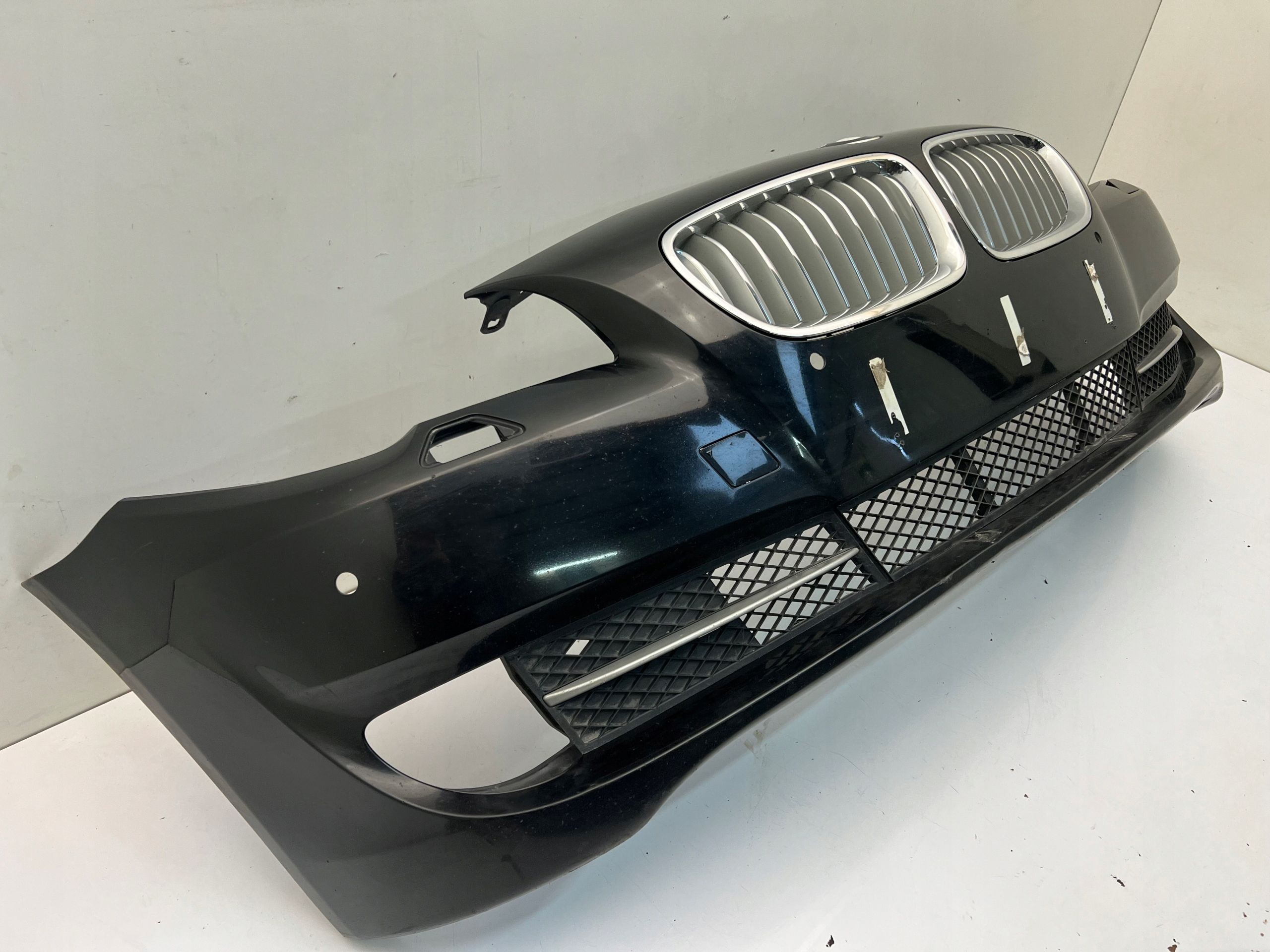 BMW F10 F11 Zderzak Przedni przód 4xPDC pod Spryski 10-13 n