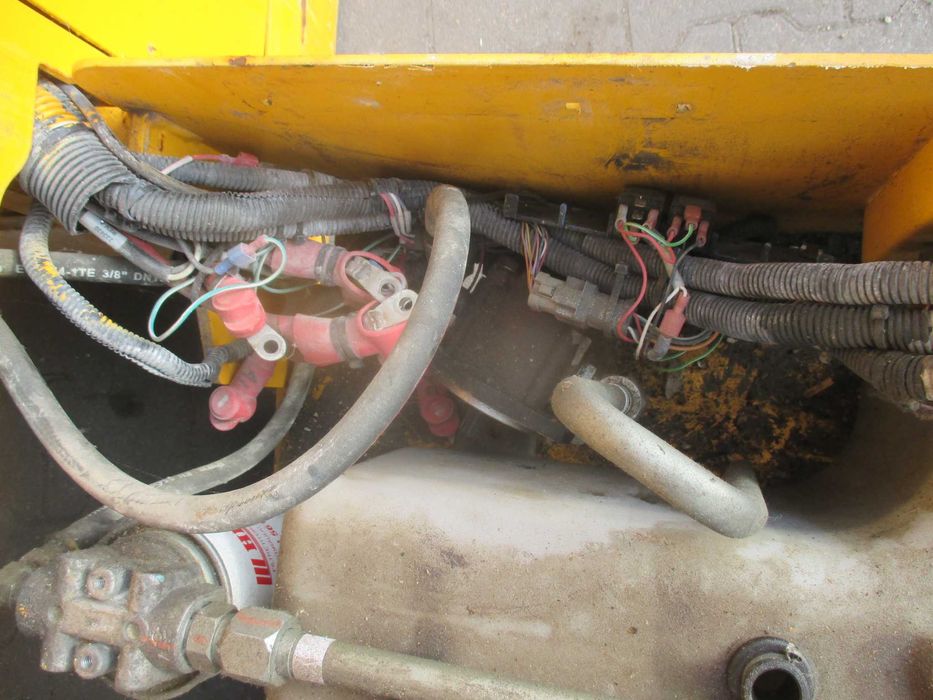 Podnośnik nożycowy zwyżka Genie GS4047 uszkodzony