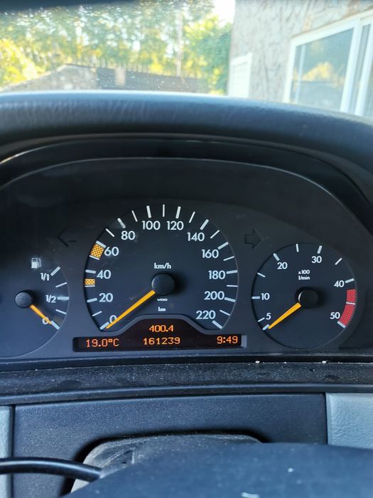 Mercedes-Benz E290 Turbodiesel – 1996 | Automático | 177.100 km