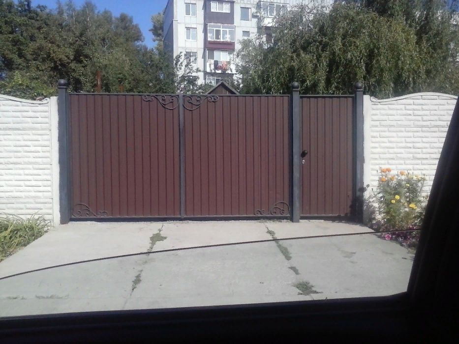 Ворота,Калитки из профнастила.элементы ковки.