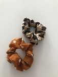Dwie gumki scrunchie