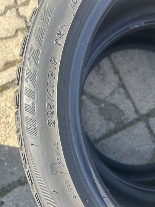 108 Opony Zimowe Bridgestone 225/45/18 Bardzo Ładne