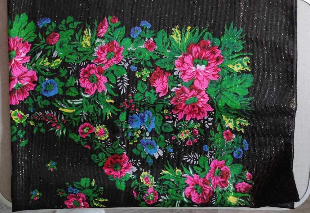 Хустка шерстяна велика з тороками