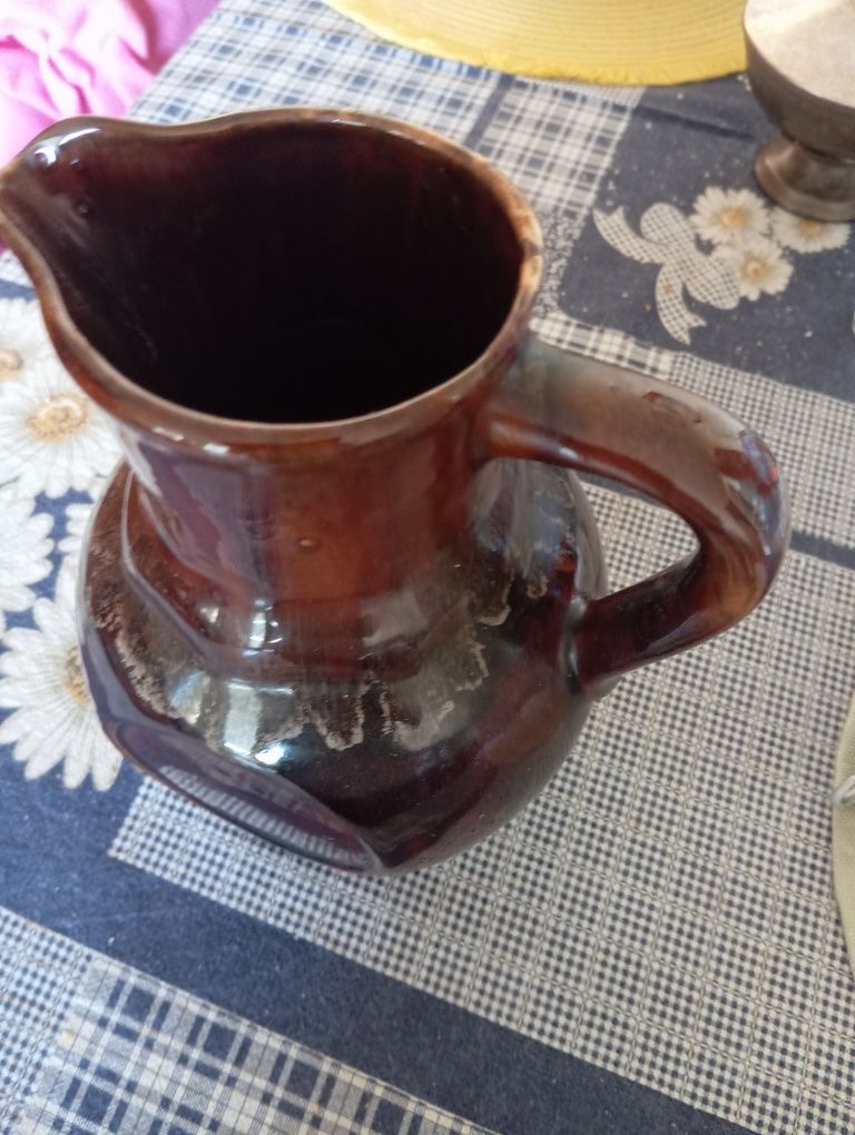 Wazon na kwiaty brazowy