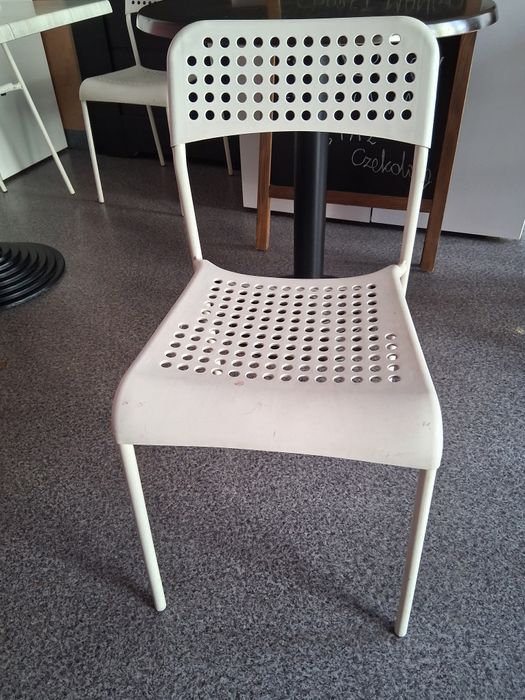 Krzesła z ikea używane