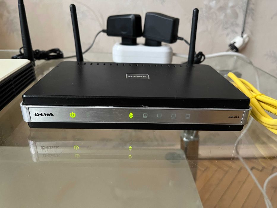 Гигабитный Wi-Fi роутер TL-WR1042ND и D-Link DIR-615.