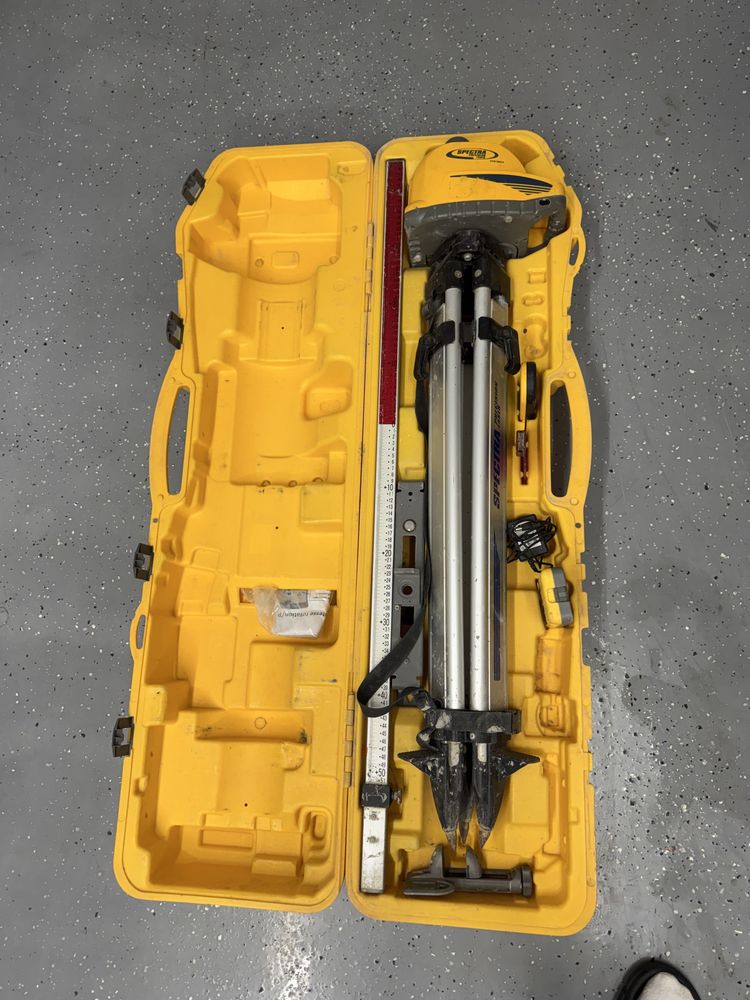 Niwelator laserowy SPECTRA HV301