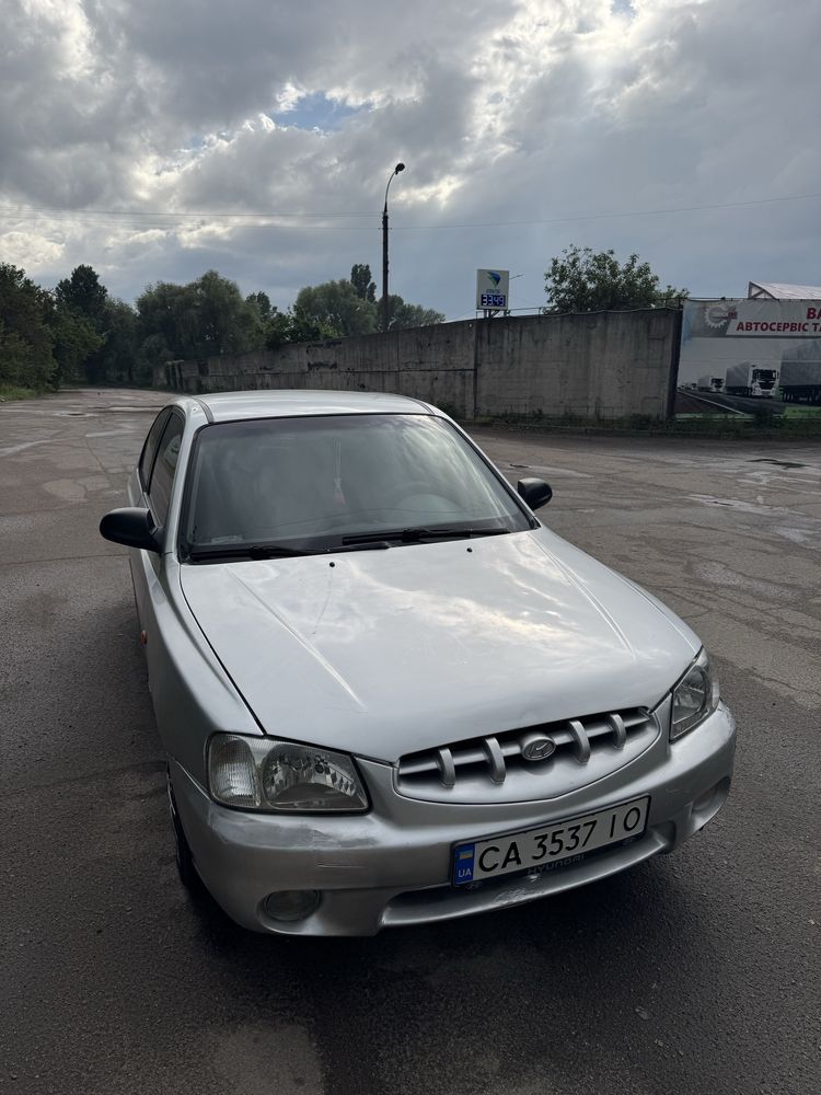 Hyundai Accent               .