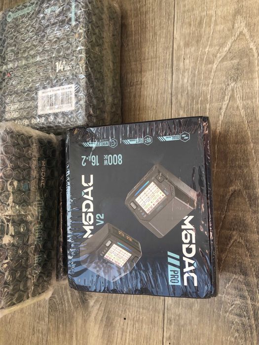 ToolkitRC M6DAC v2, двоканальний, вбудований блок живлення. 700W Бомба