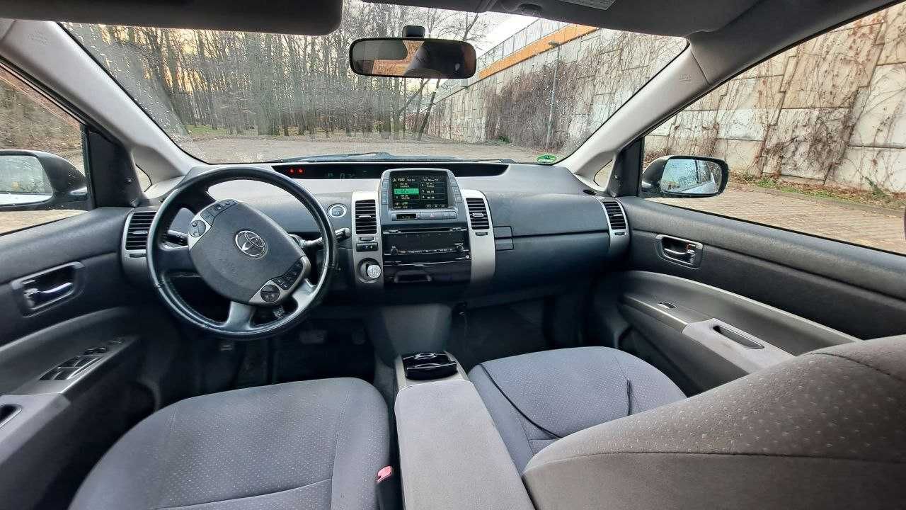 Wynajem Toyota Prius GAZ  (UBER BOLT TAXI)
