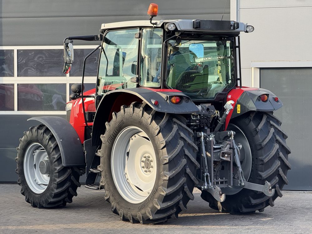 Massey Ferguson 5711 •2600 mtg!•
